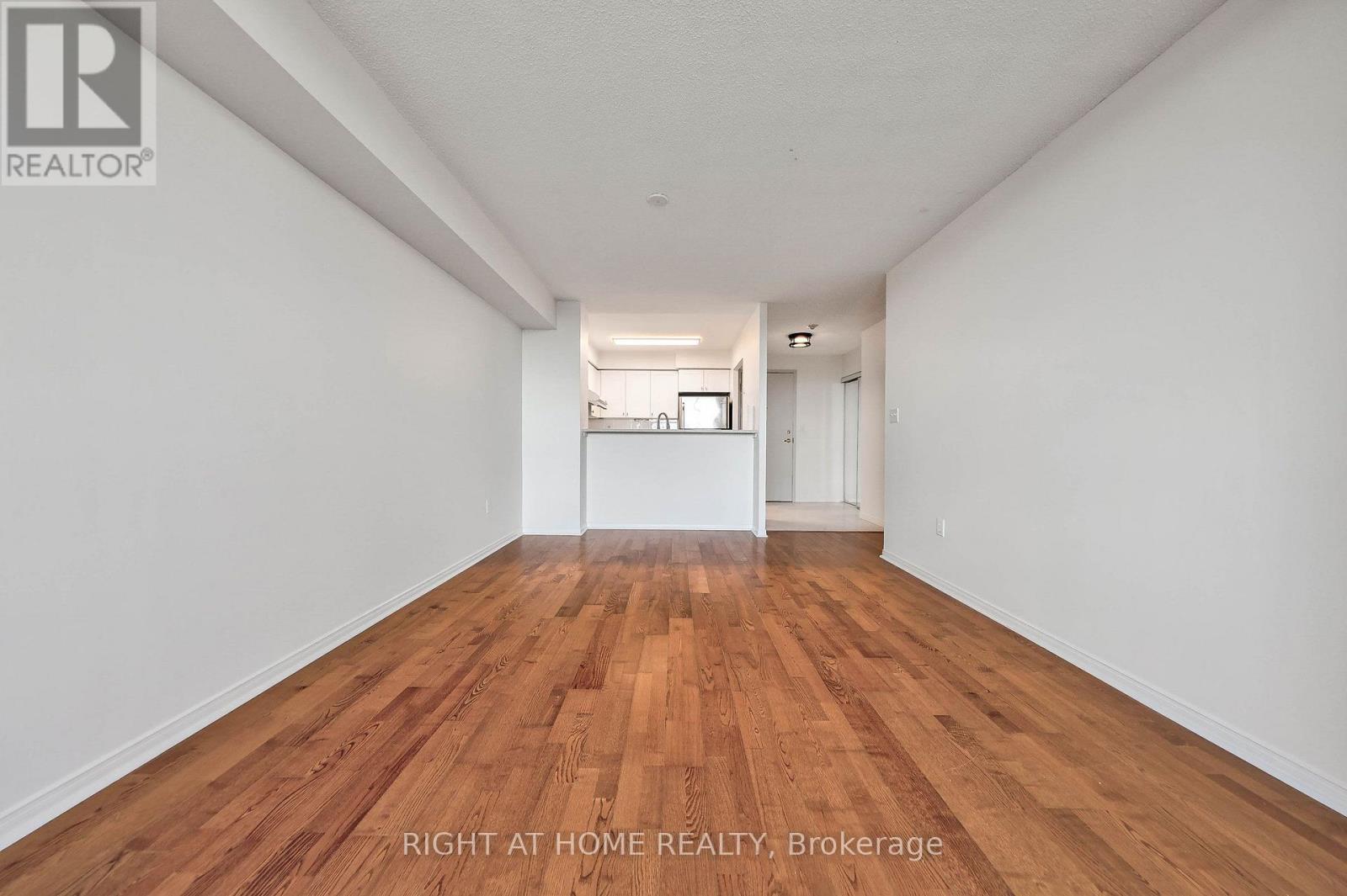 #706 28 PEMBERTON AVENUE - 21