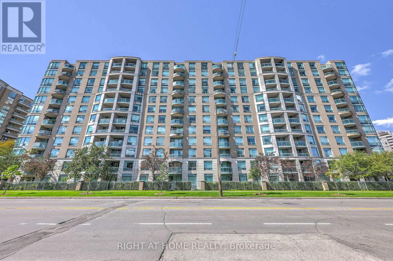 #706 28 PEMBERTON AVENUE - 2