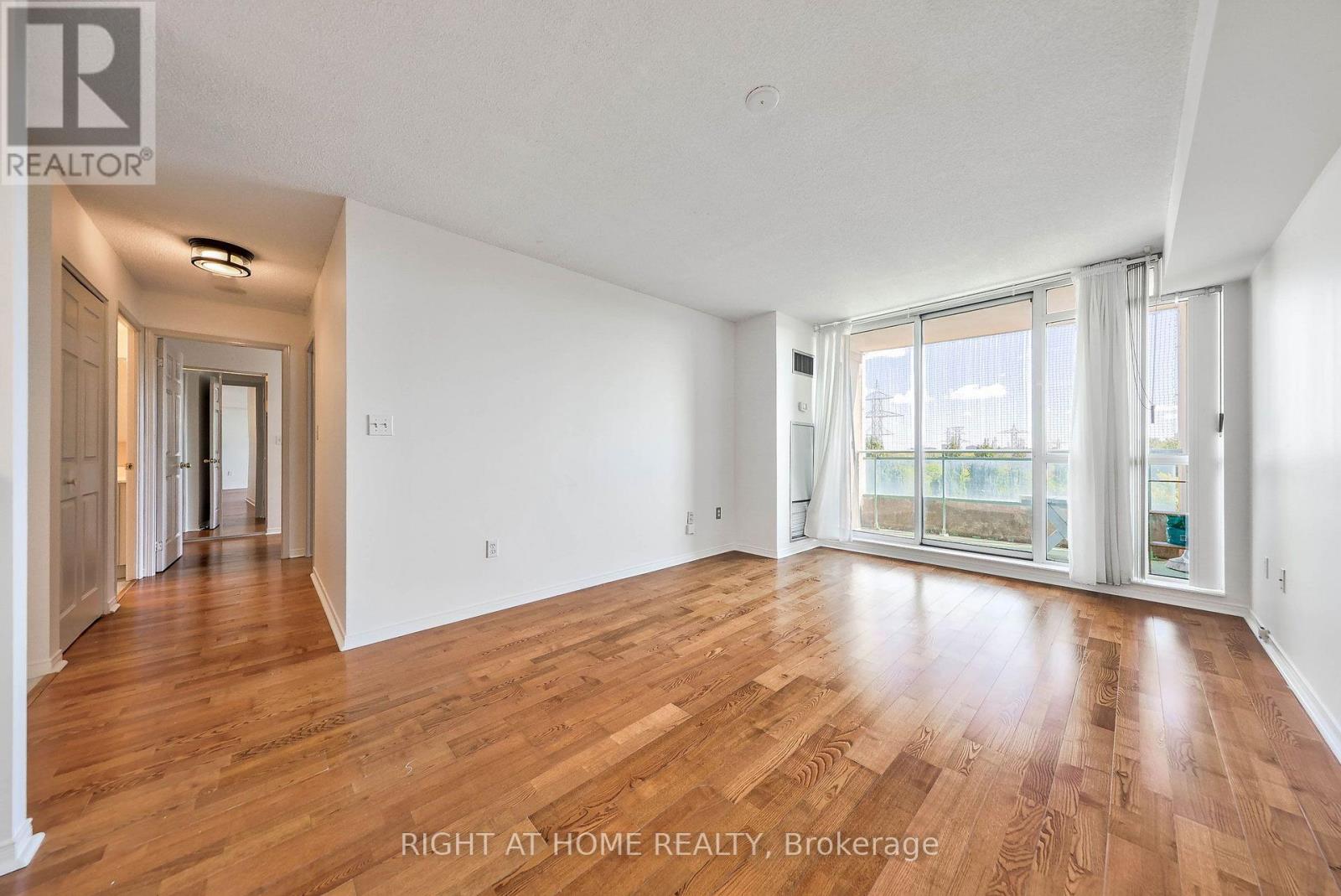 #706 28 PEMBERTON AVENUE - Image 20
