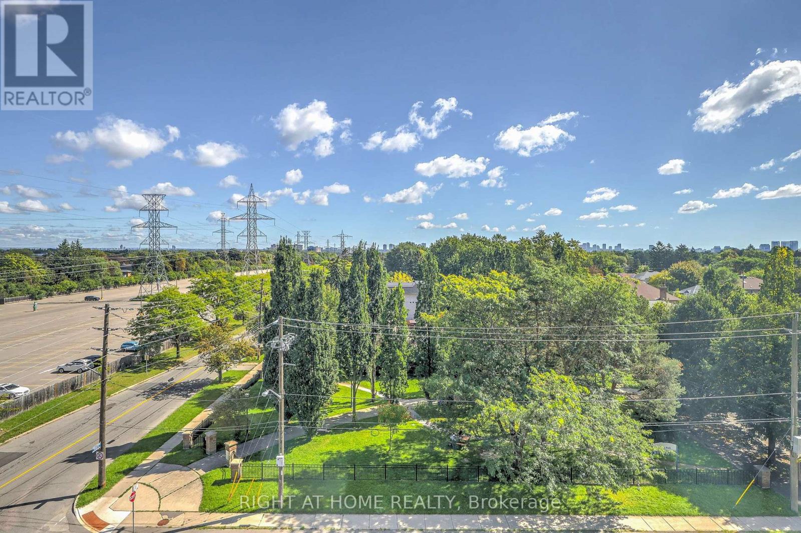 #706 28 PEMBERTON AVENUE - 29