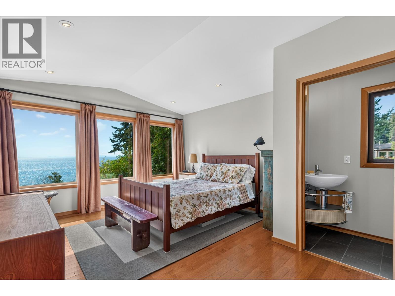 987 GOWER POINT ROAD, Gibsons
