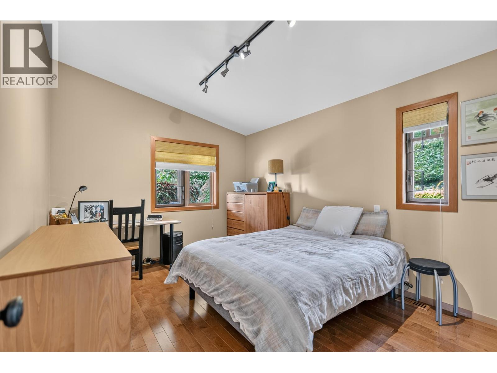 987 GOWER POINT ROAD, Gibsons