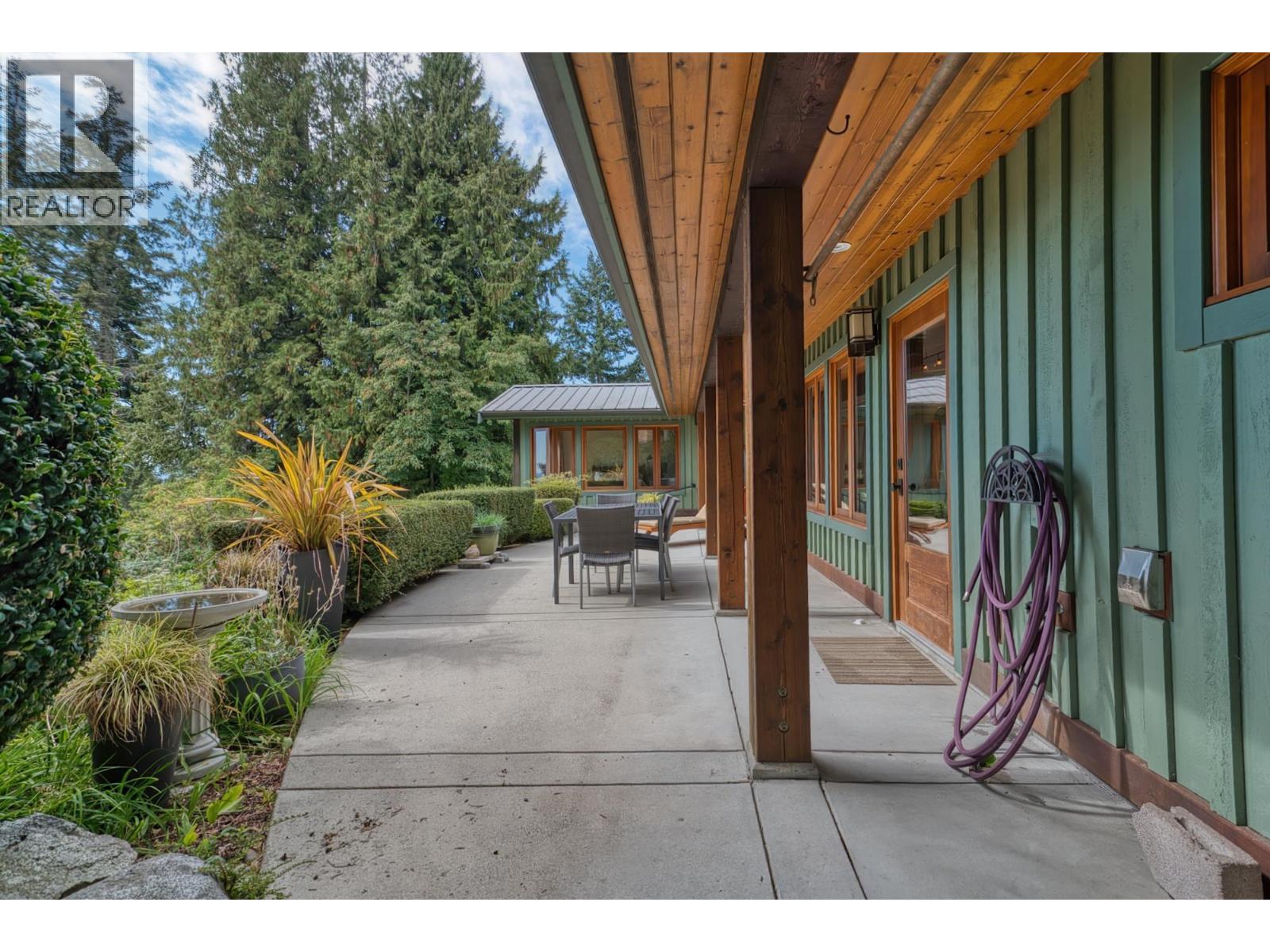 987 GOWER POINT ROAD, Gibsons