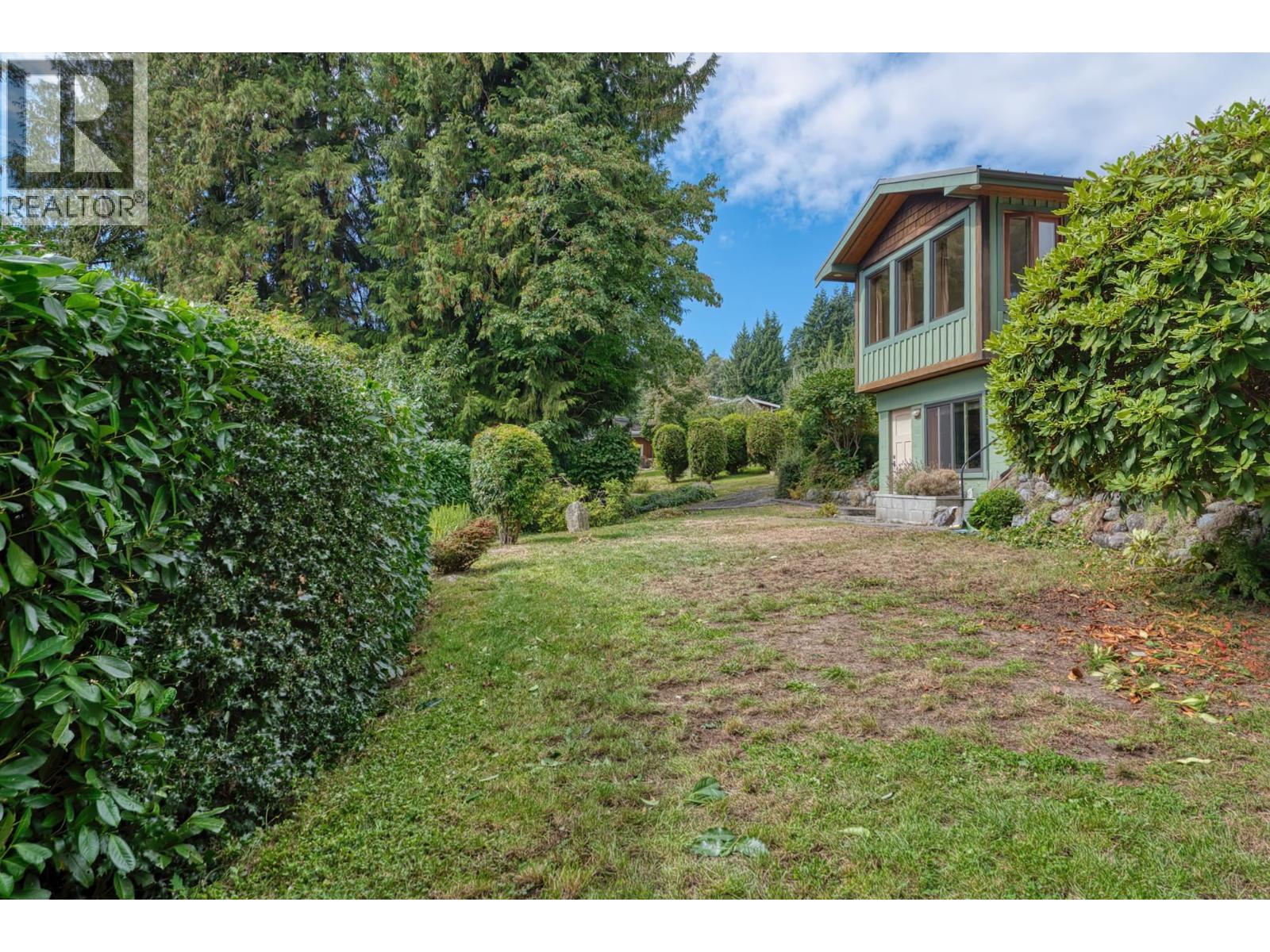 987 GOWER POINT ROAD, Gibsons