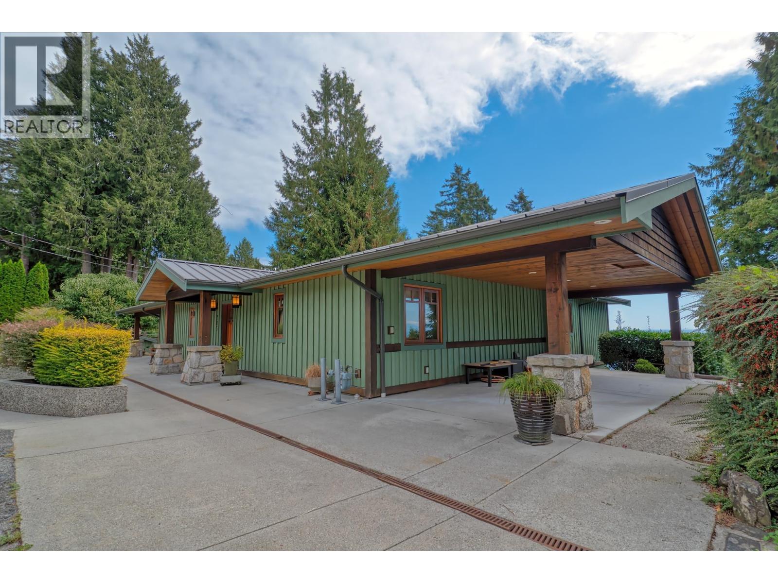 987 GOWER POINT ROAD, Gibsons