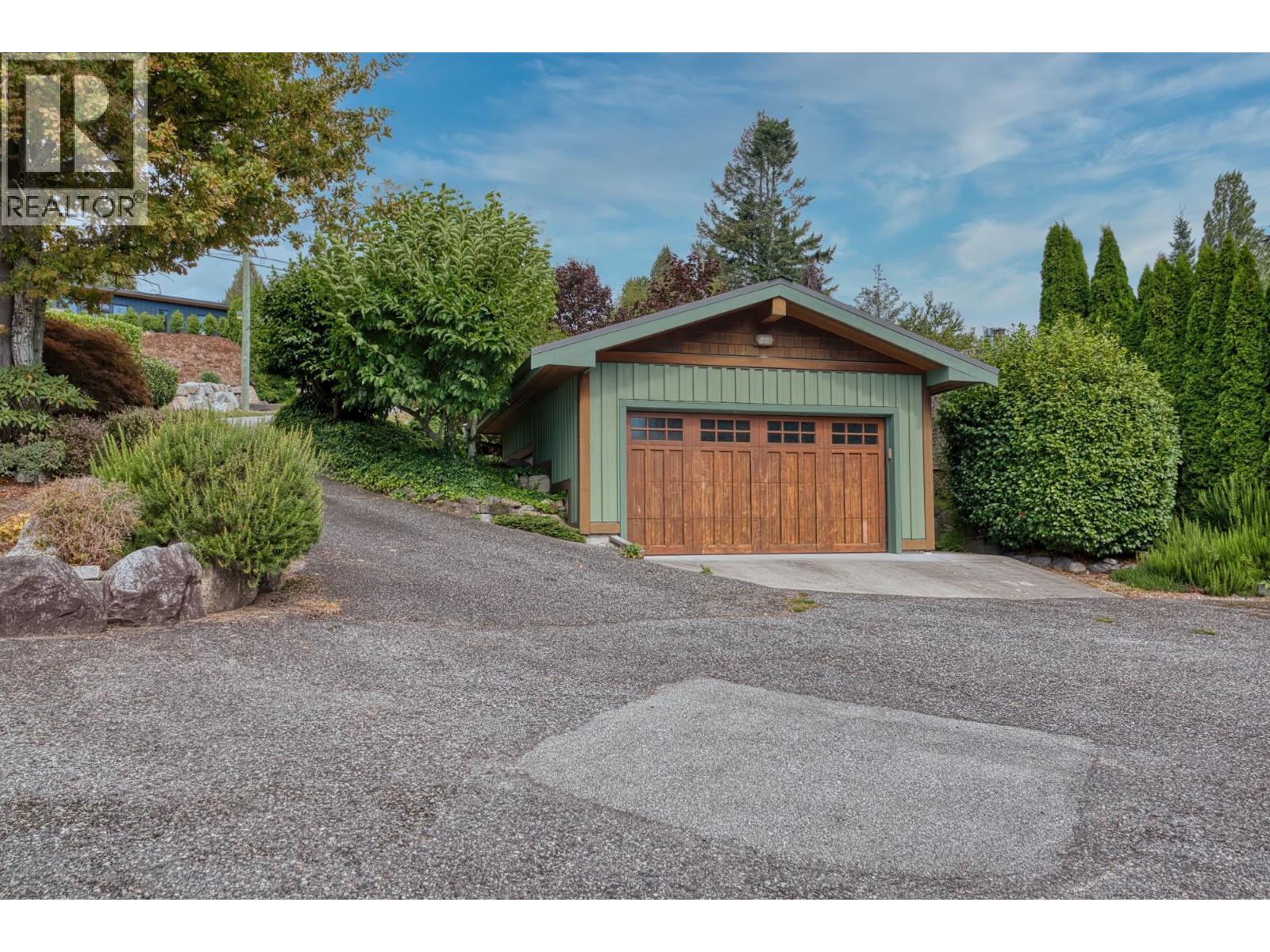 987 GOWER POINT ROAD, Gibsons