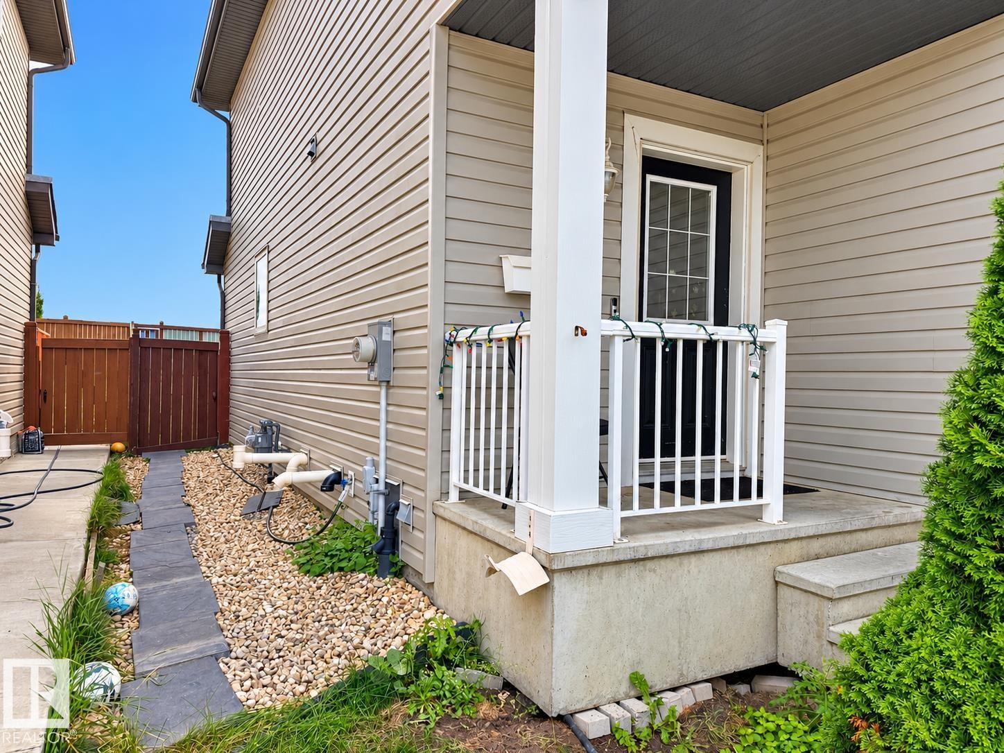 2829 18A AV NW - 3