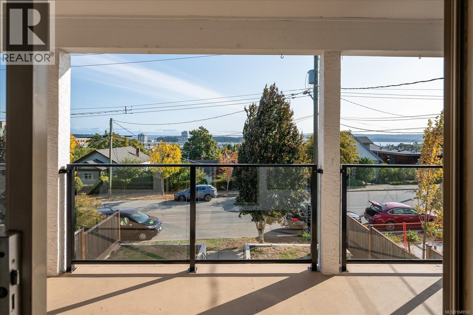 339 Kennedy St - 8