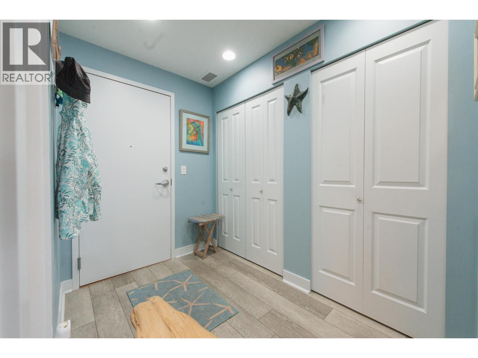 403 5725 TEREDO STREET, Sechelt