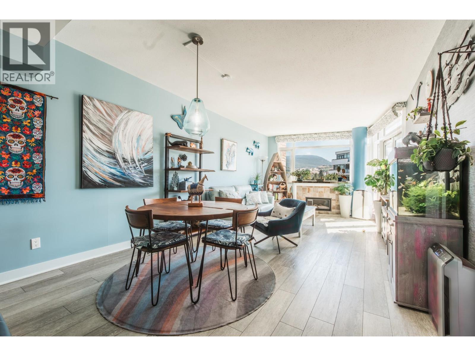 403 5725 TEREDO STREET, Sechelt