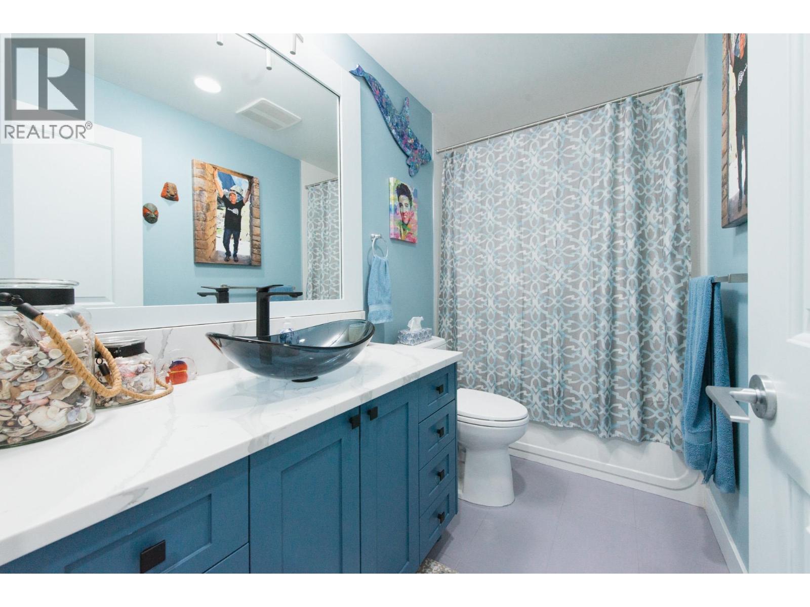 403 5725 TEREDO STREET, Sechelt