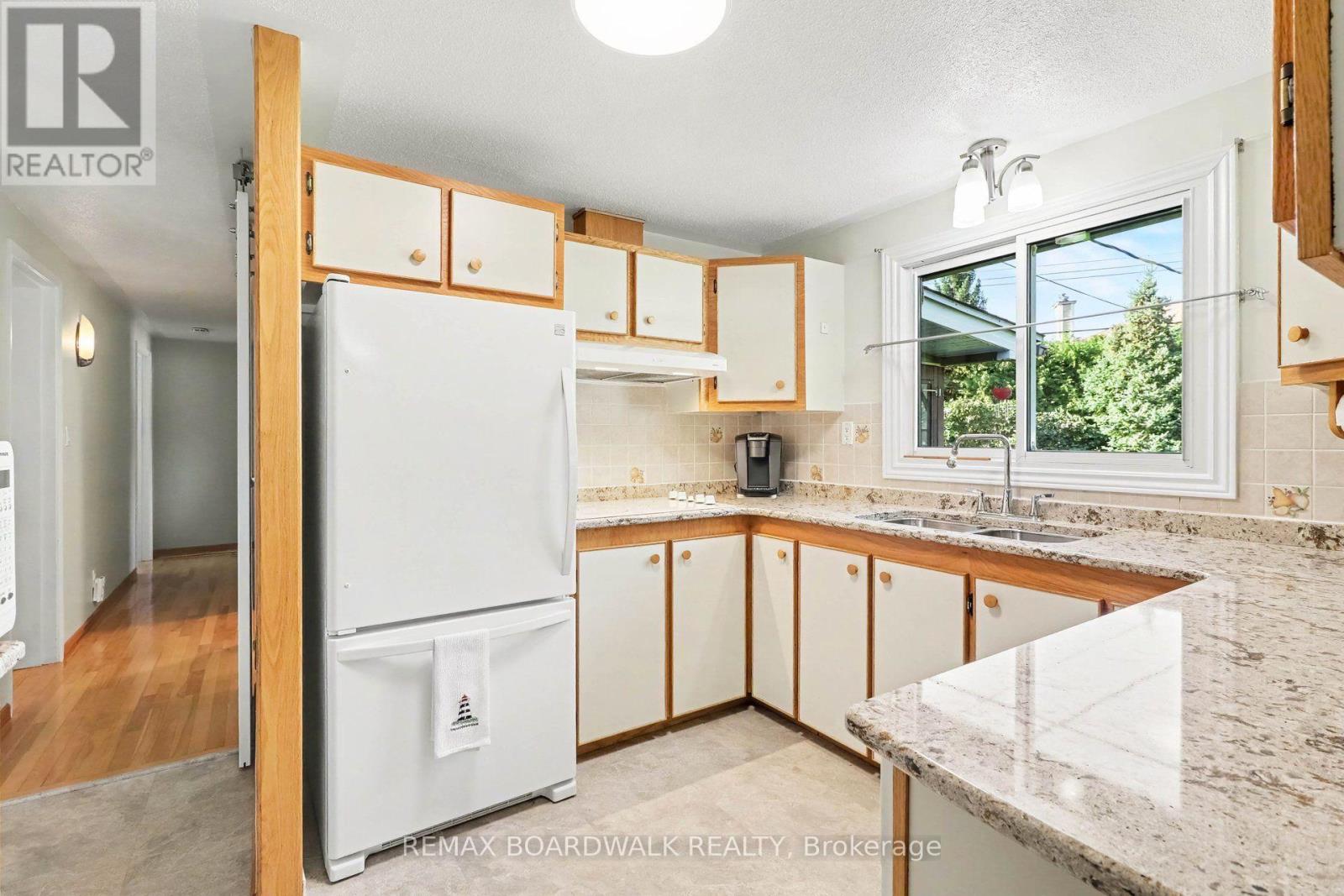 389 HATFIELD CRESCENT - Image 14