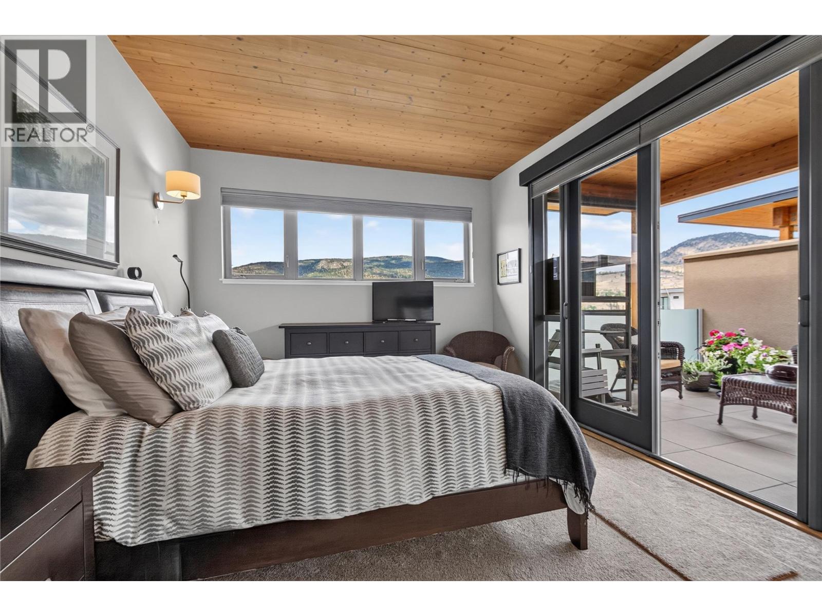 #102 433 Churchill Avenue - 25