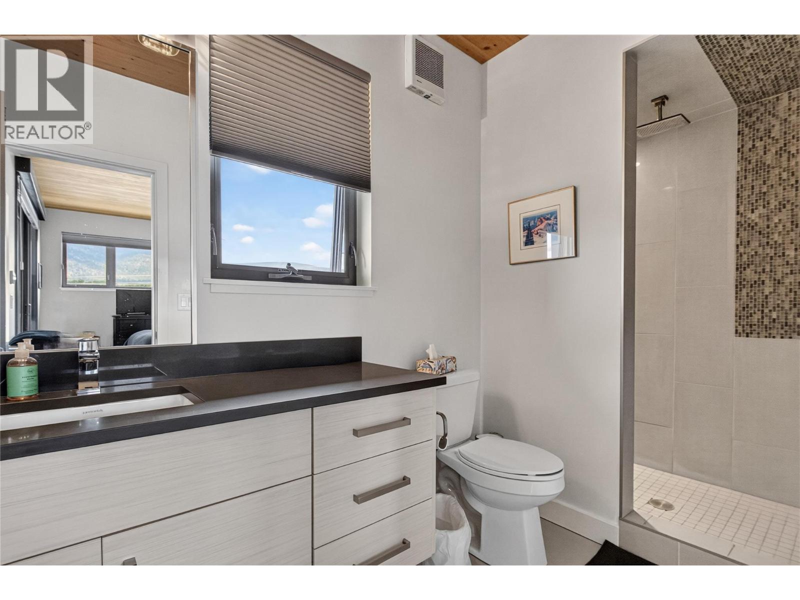 #102 433 Churchill Avenue - 29
