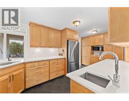 4pc Ensuite bath - 7231 52 Street Ne, Salmon Arm, BC V0E1K0 Photo 12