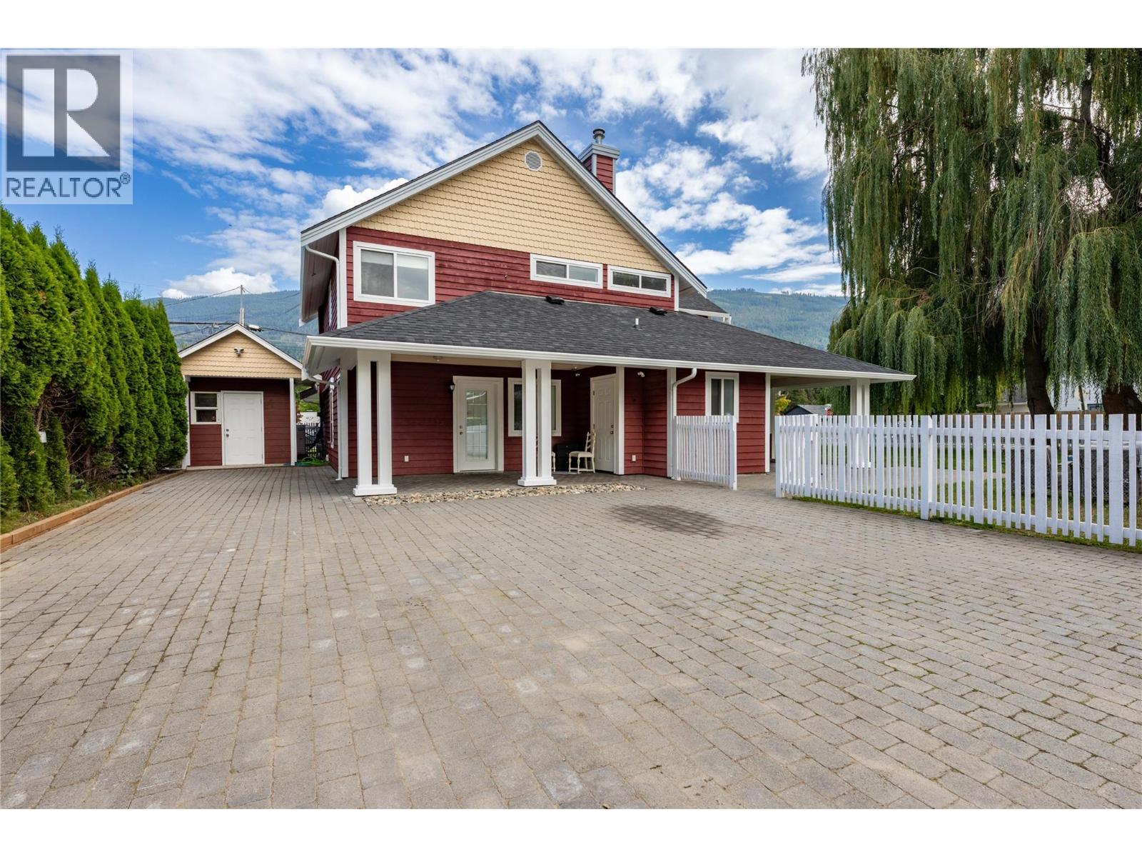 7231 52 Street NE - 5