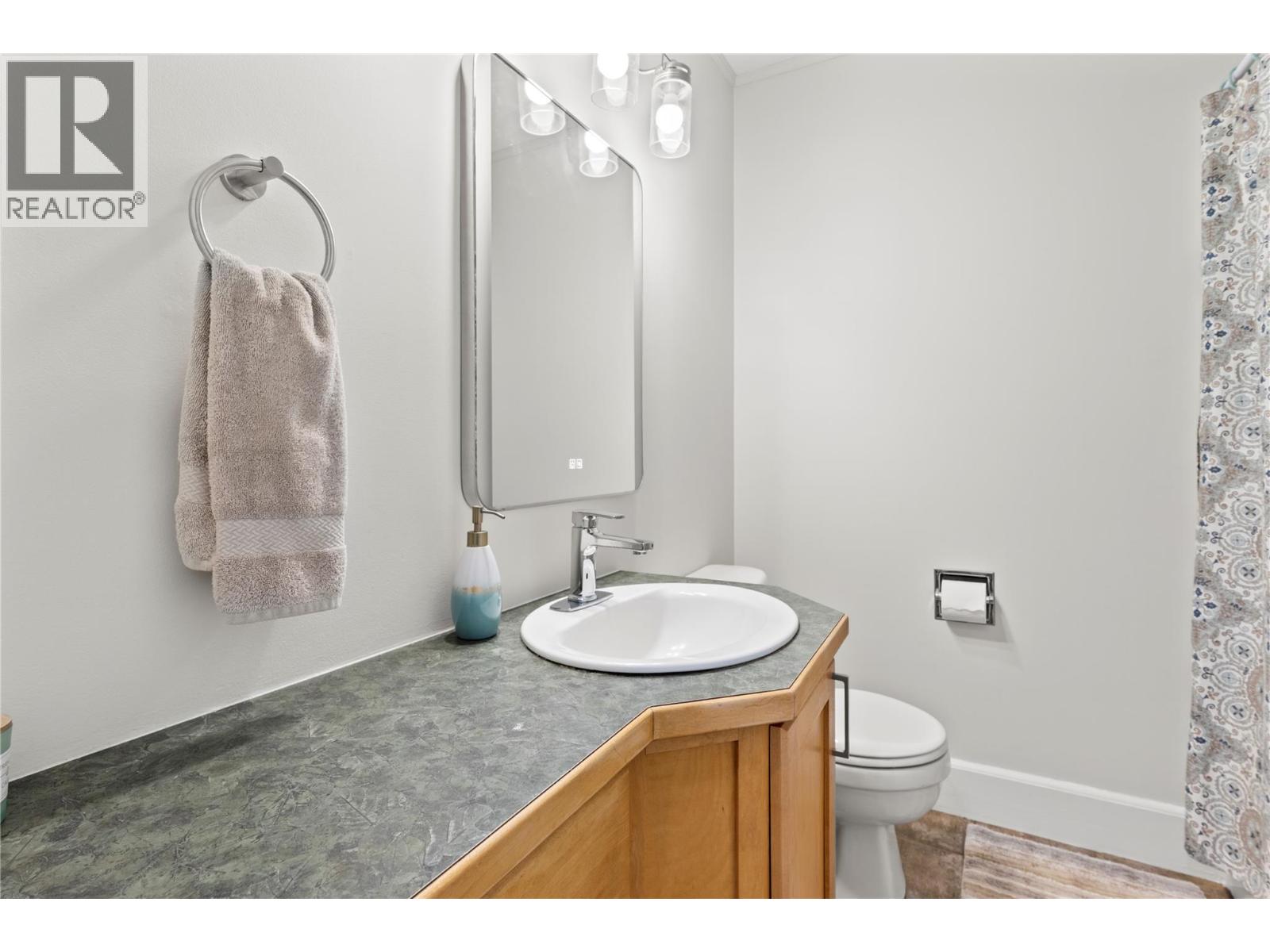 7231 52 Street NE - 16