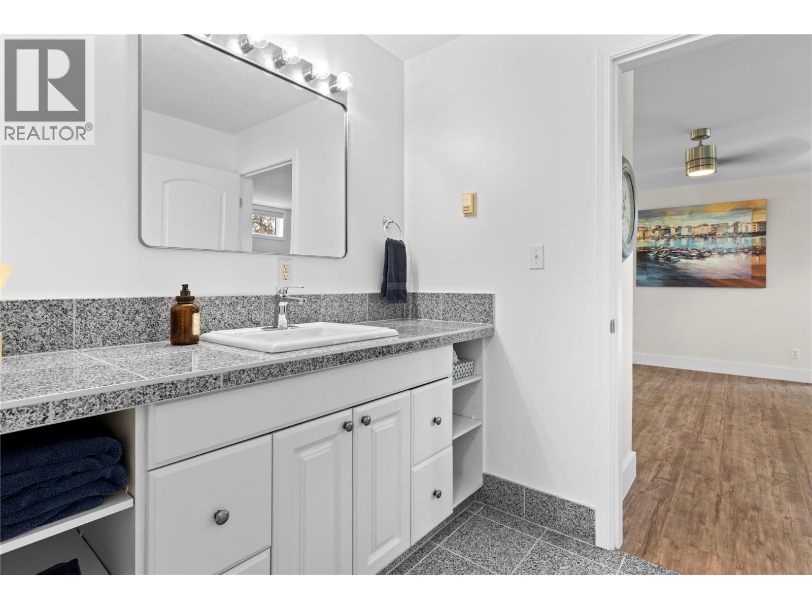 7231 52 Street NE - 41