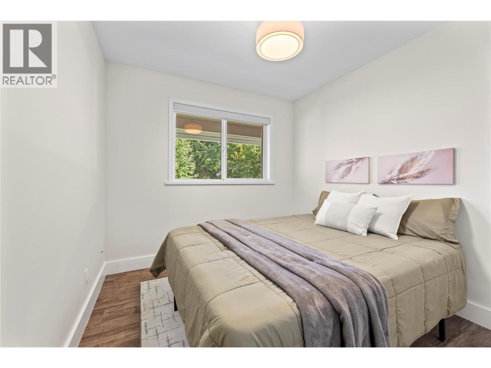 7231 52 Street NE - 23