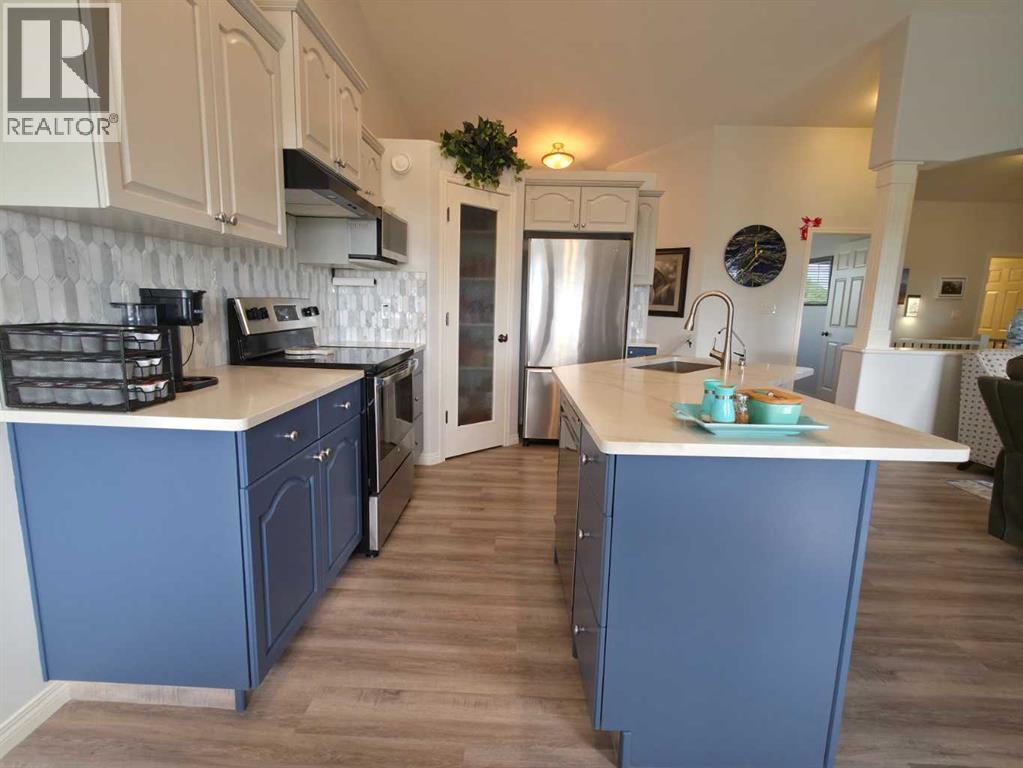 209 5 Avenue SW, Redcliff — photo 9
