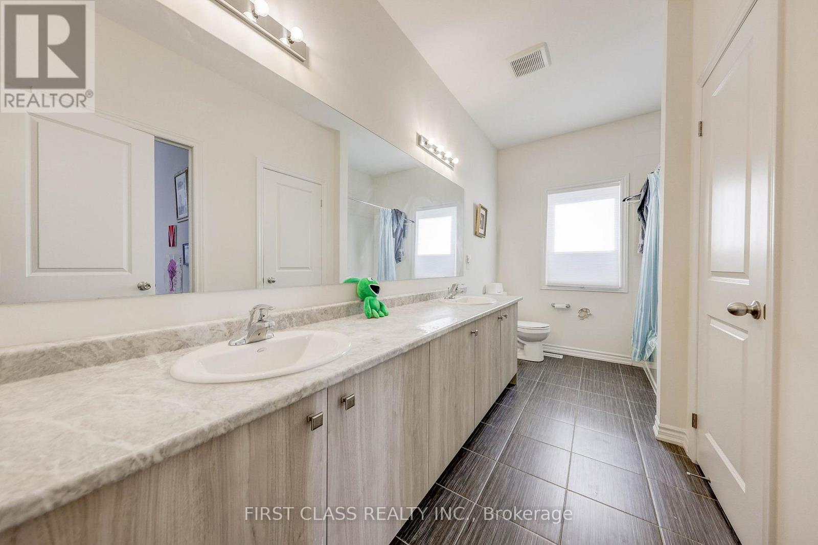 7 CRANLEY ROAD - 38
