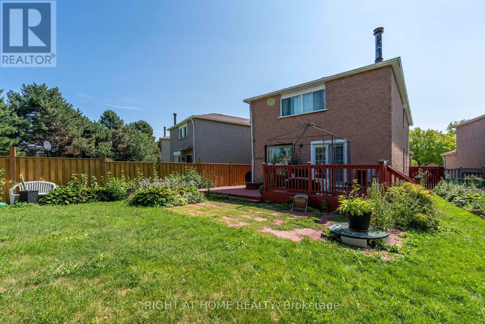 87 WILLIAM HONEY CRESCENT - 29