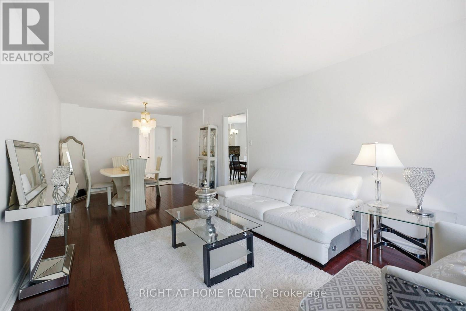 87 WILLIAM HONEY CRESCENT - 7