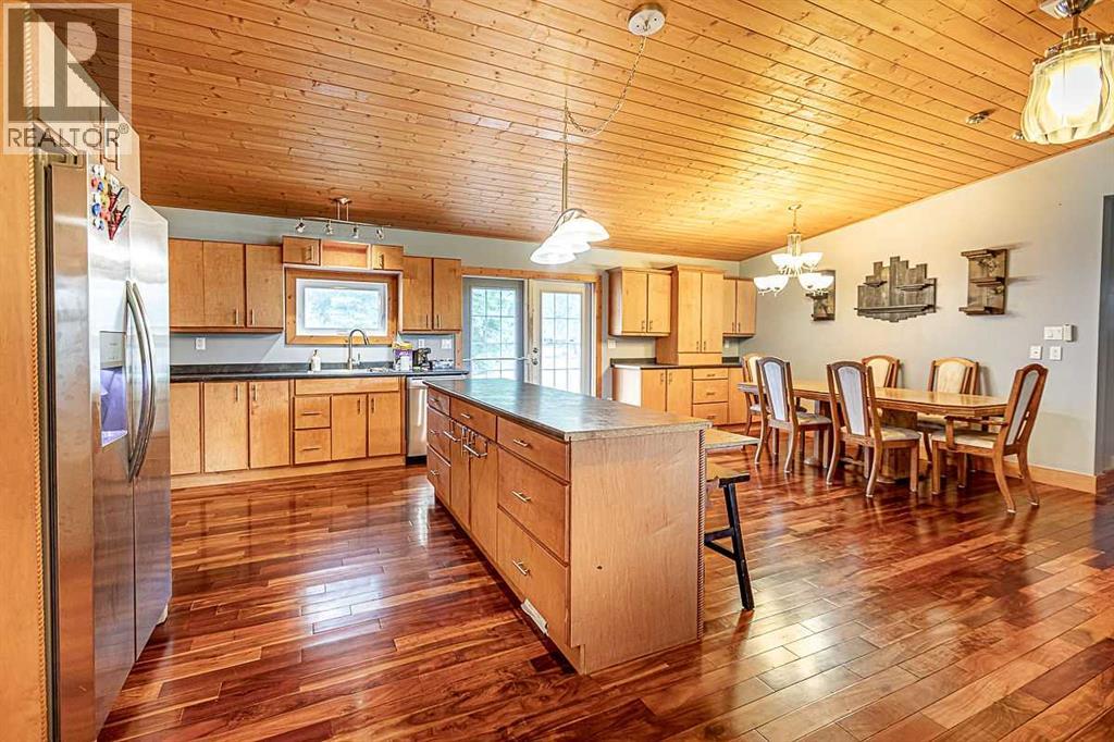 Listing photo – 461042 RGE ROAD 40, Winfield