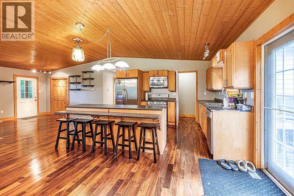 Listing photo – 461042 RGE ROAD 40, Winfield