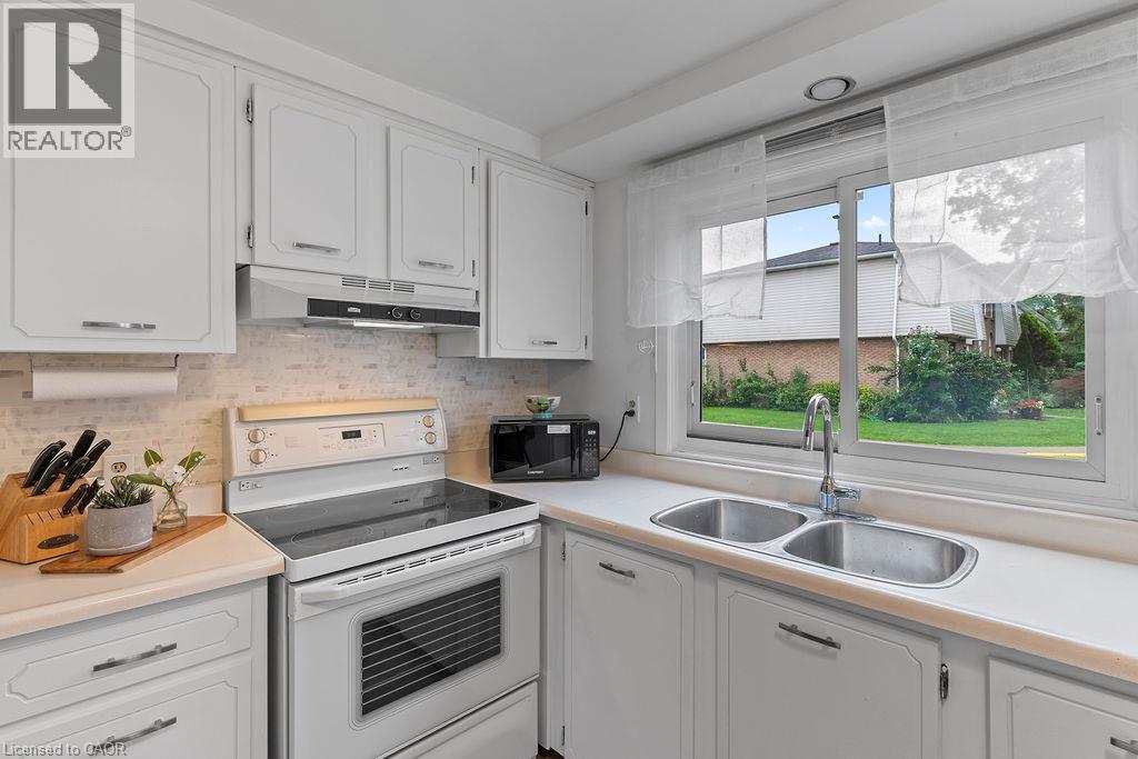 151 GATESHEAD Crescent Unit# 43, Stoney Creek — photo 8