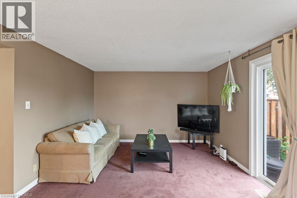 151 GATESHEAD Crescent Unit# 43, Stoney Creek — photo 3