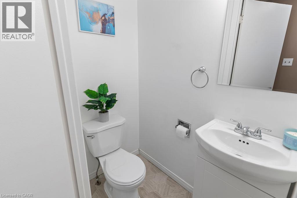 151 GATESHEAD Crescent Unit# 43, Stoney Creek — photo 7