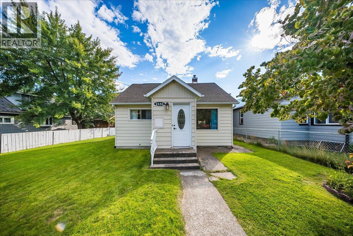 2154 Sixth Avenue, Trail
