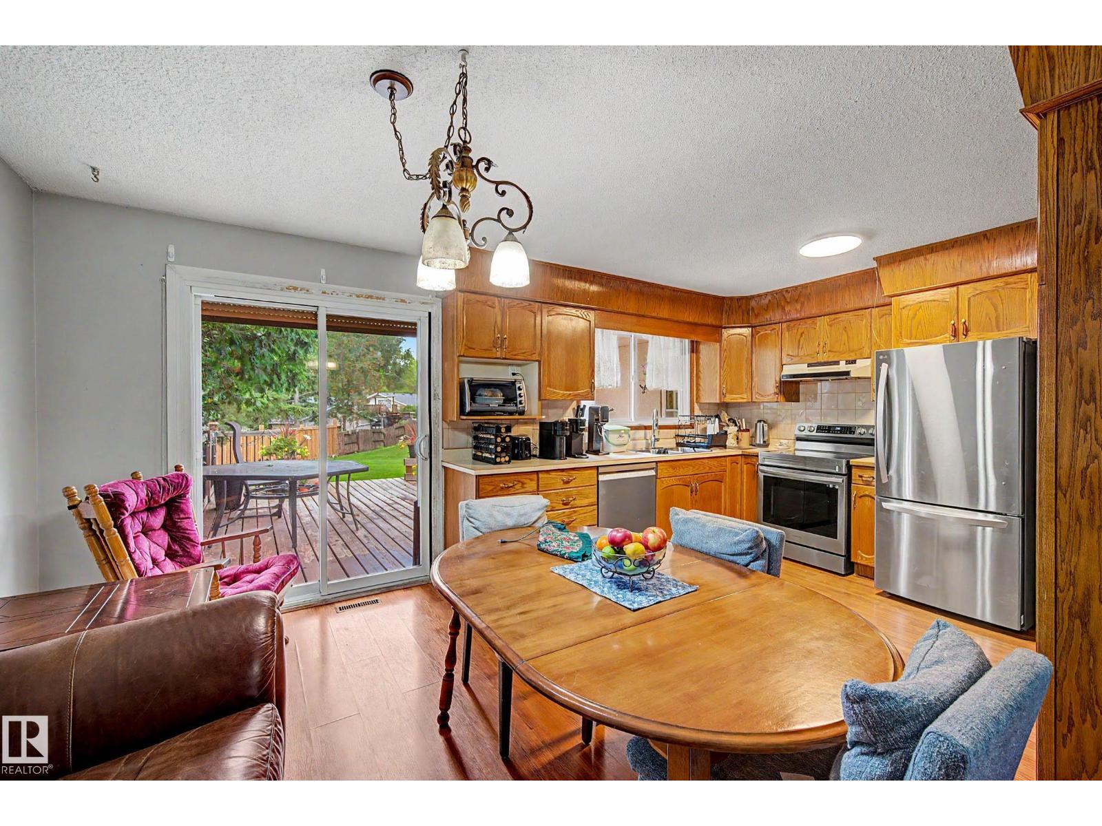 23 MONTCALM CR - 10