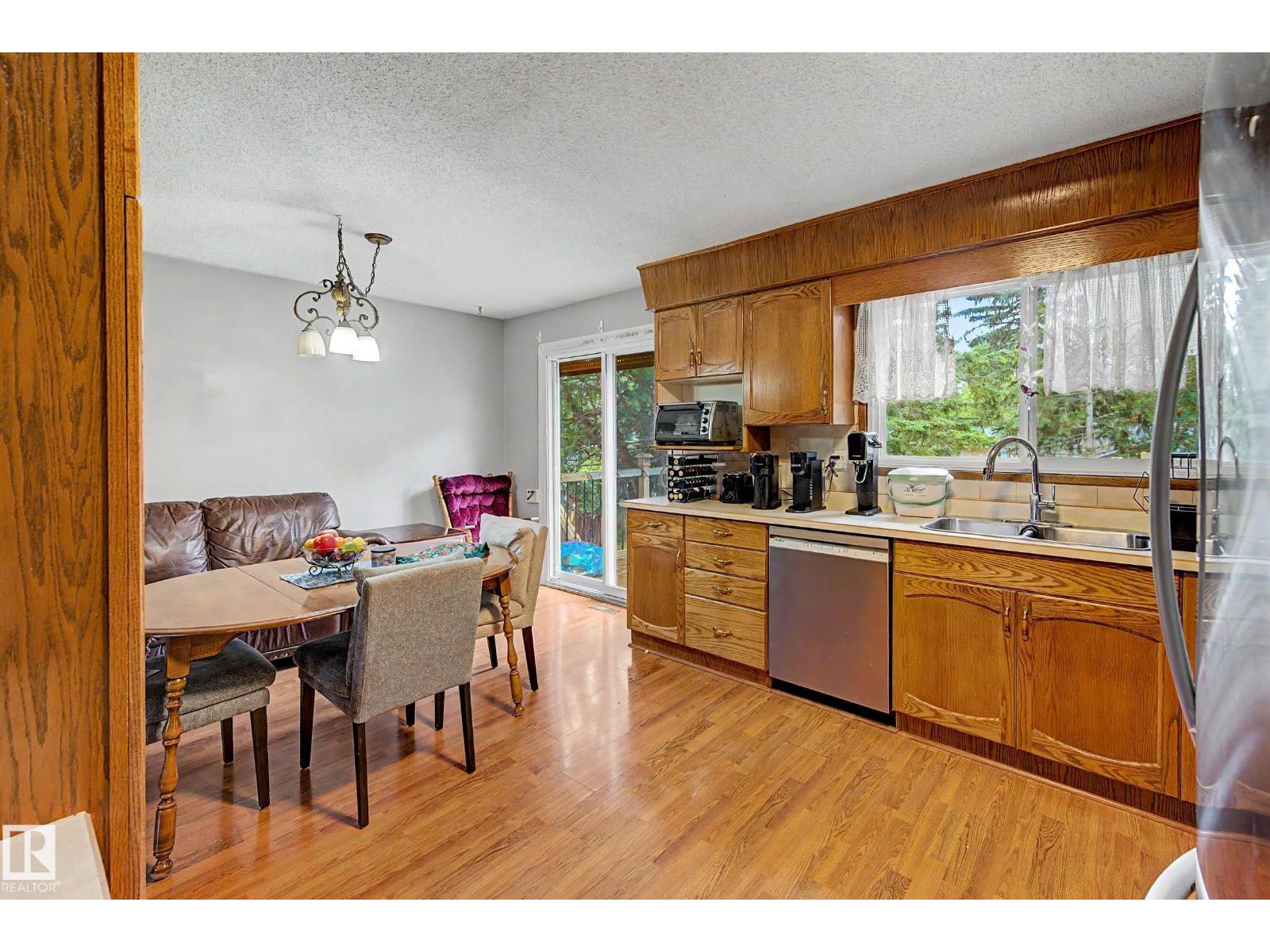 23 MONTCALM CR - Image 15