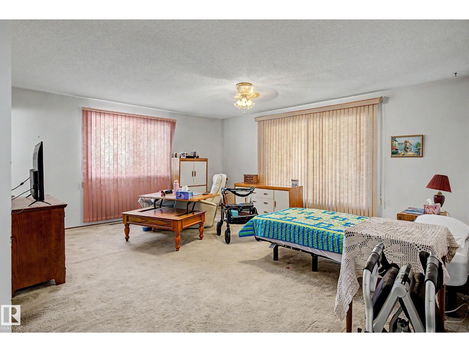 23 MONTCALM CR - Image 38