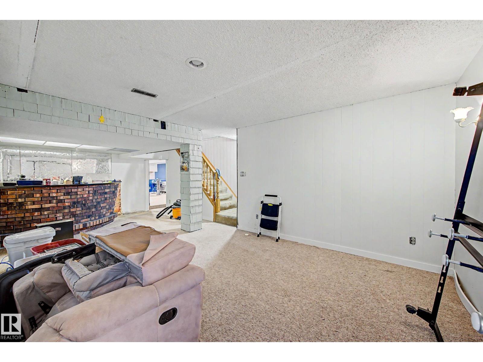 23 MONTCALM CR - Image 40