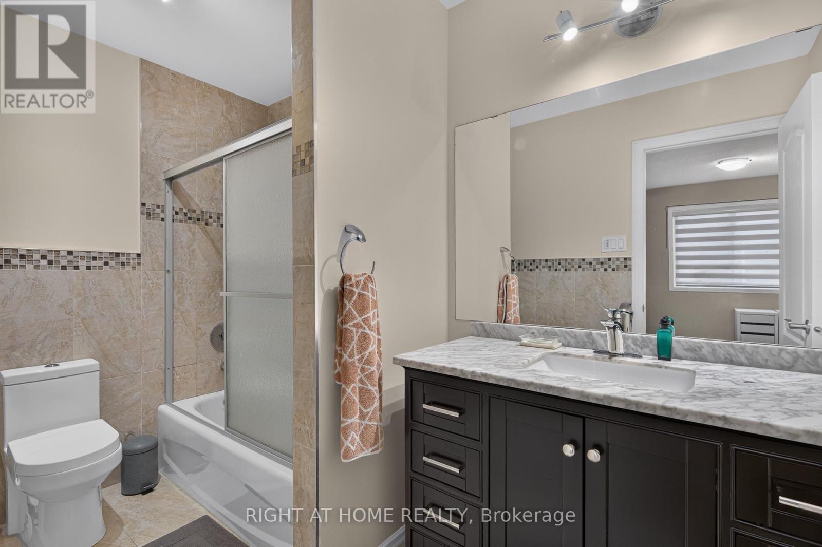 4 FOREST RUN BOULEVARD - 26
