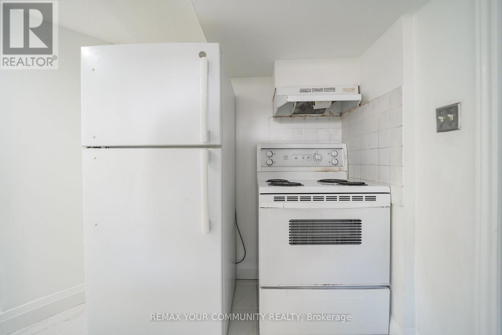102 HEARST CIRCLE - 26