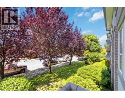 Kitchen - 203 9945 Fifth St, Sidney, BC V8L2X6 Photo 7