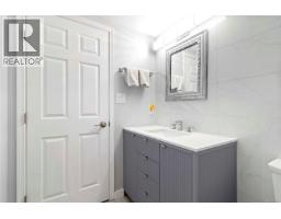 203 9945 Fifth St, Sidney, BC V8L2X6 Photo 22