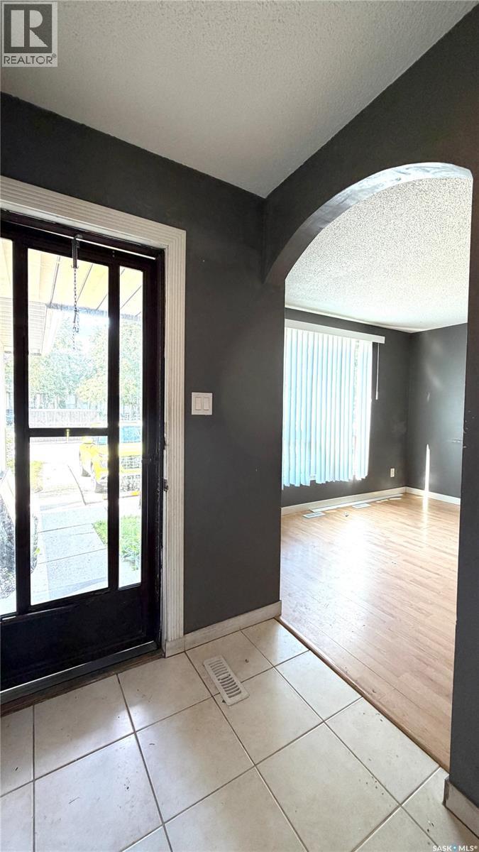 128 1128 McKercher DRIVE, Saskatoon — photo 5