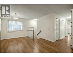4pc Bathroom - 610 Strathcona Drive Sw, Calgary, AB T3H1K4 Photo 8
