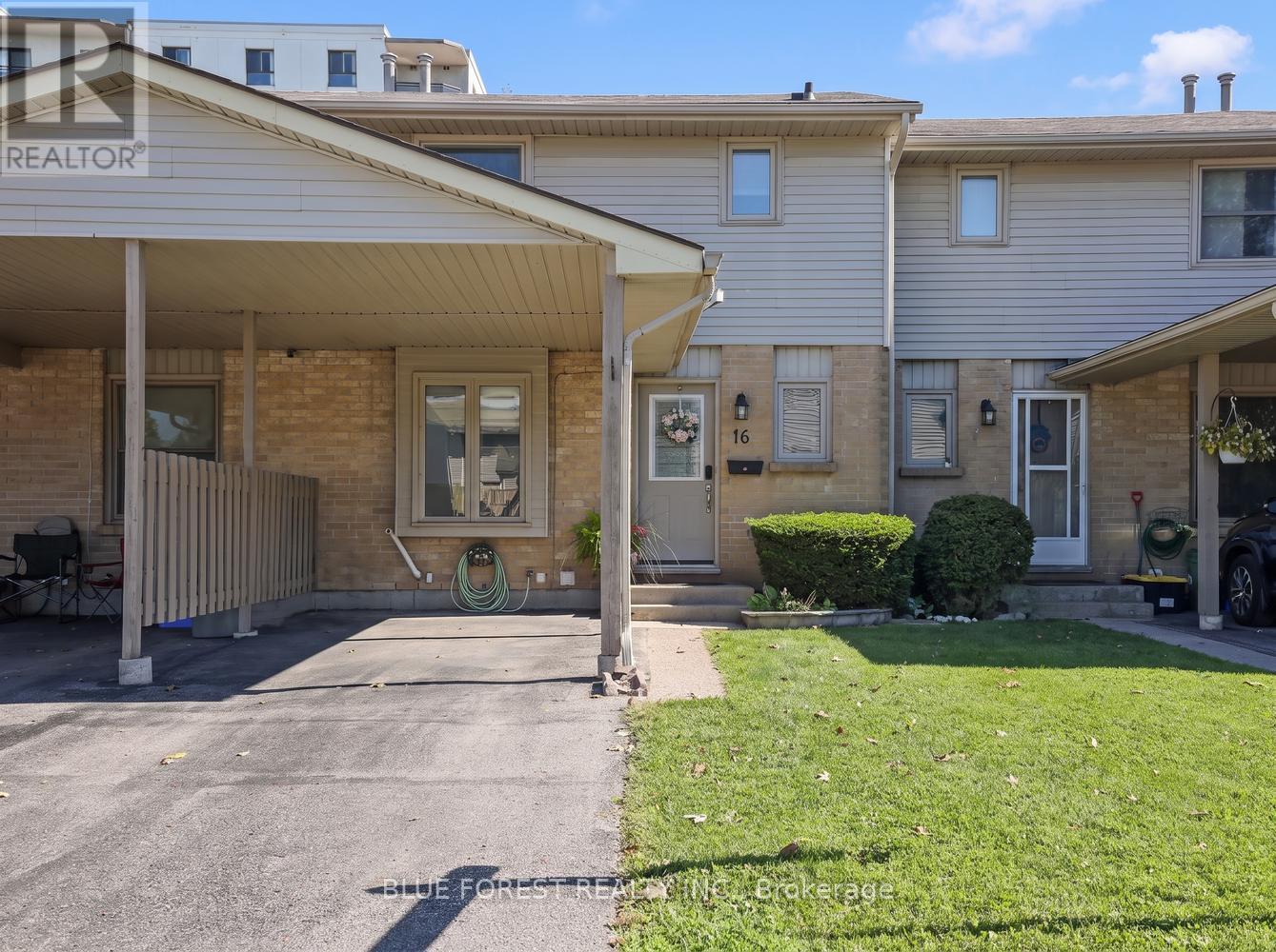 #16 25 ERICA CRESCENT - 1