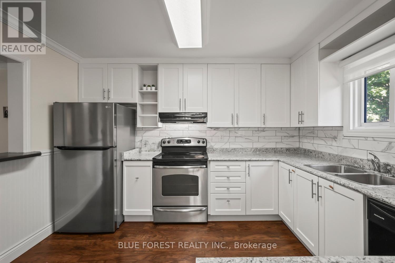 #16 25 ERICA CRESCENT - 15