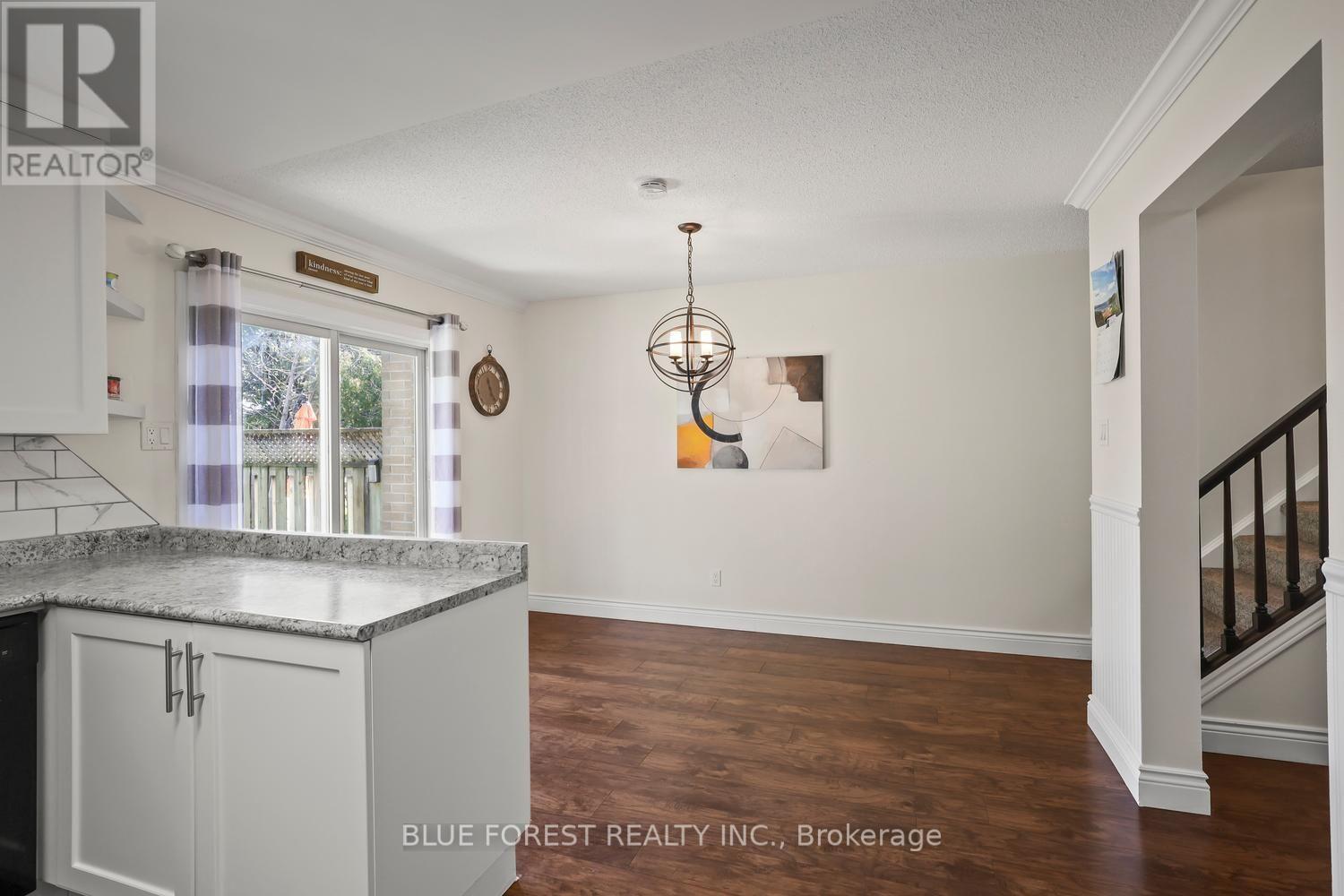 #16 25 ERICA CRESCENT - Image 17