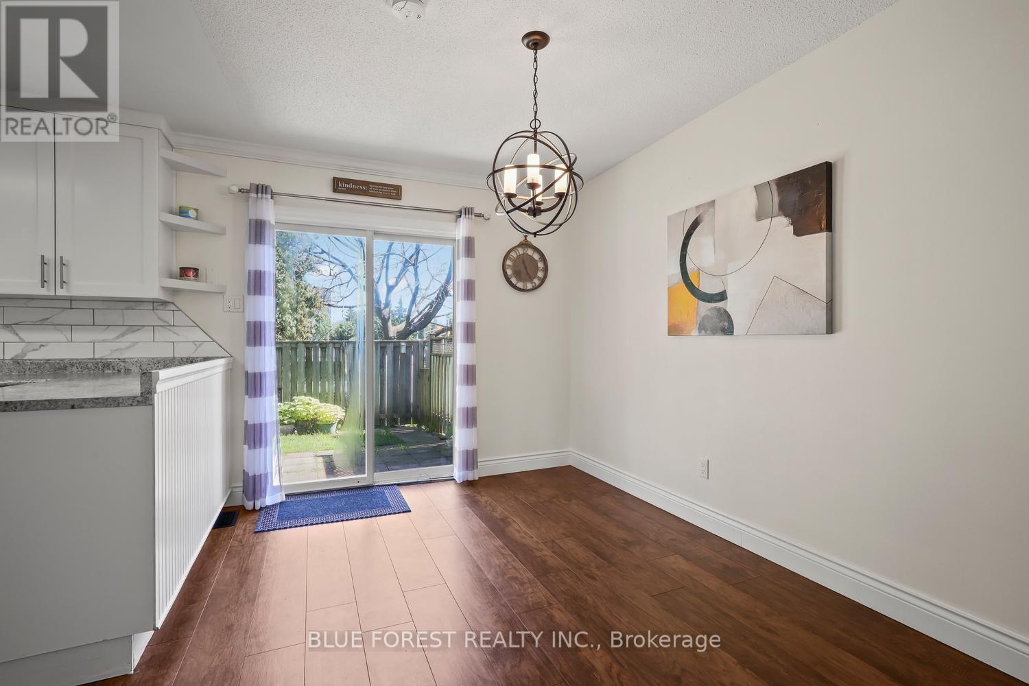 #16 25 ERICA CRESCENT - Image 18