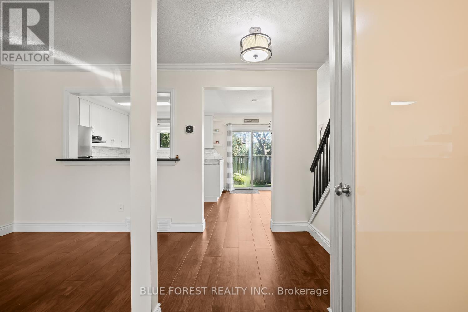 #16 25 ERICA CRESCENT - 4