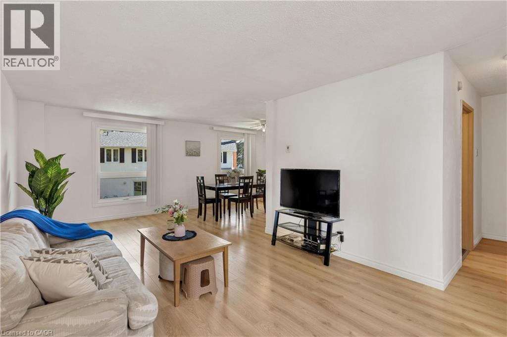 427 KEATS Way Unit# 2, Waterloo — photo 9