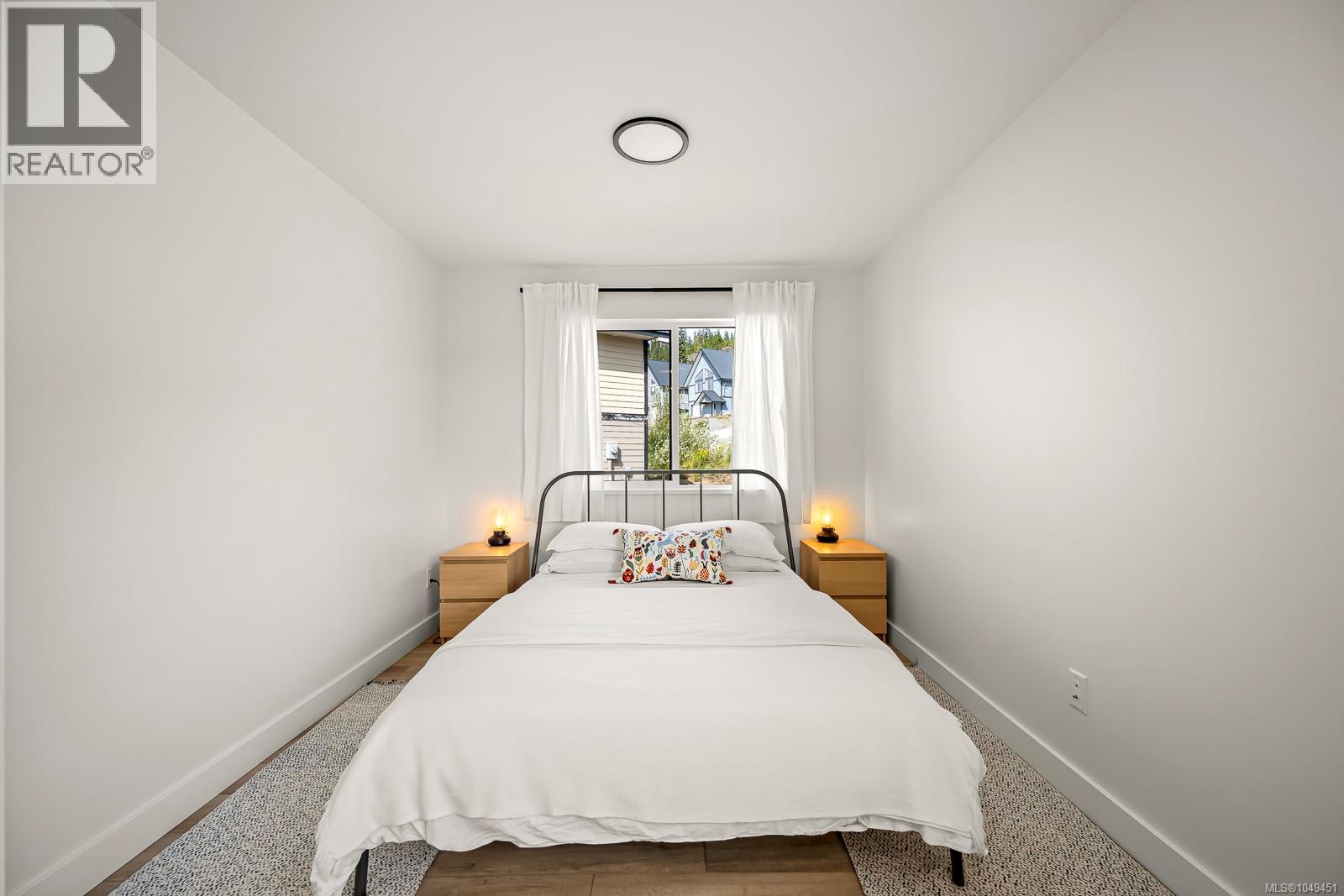 425 Arrowsmith Ridge - Image 31